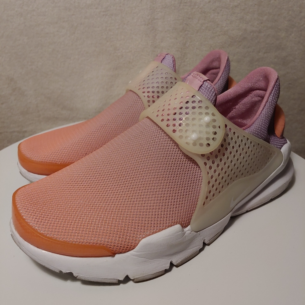 Nike sock dart